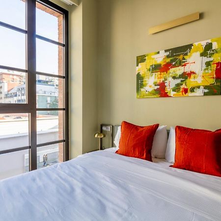 Urban Luxury - Bright And Central Apartment Milan Bagian luar foto