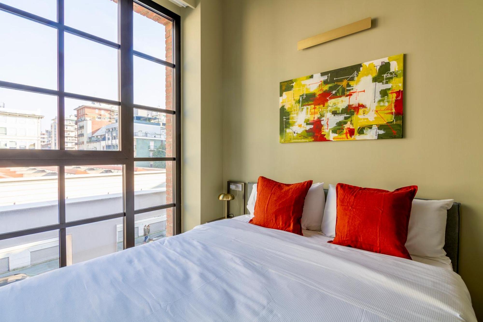 Urban Luxury - Bright And Central Apartment Milan Bagian luar foto