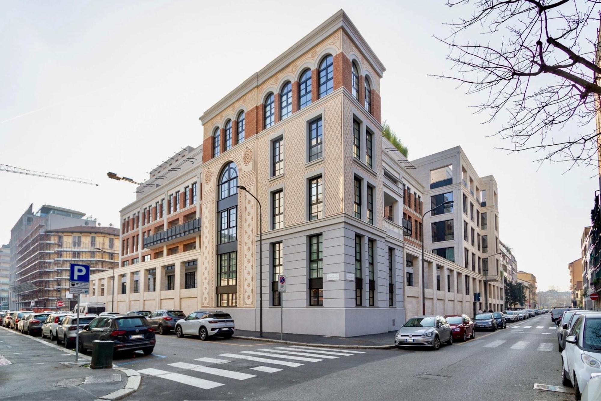 Urban Luxury - Bright And Central Apartment Milan Bagian luar foto