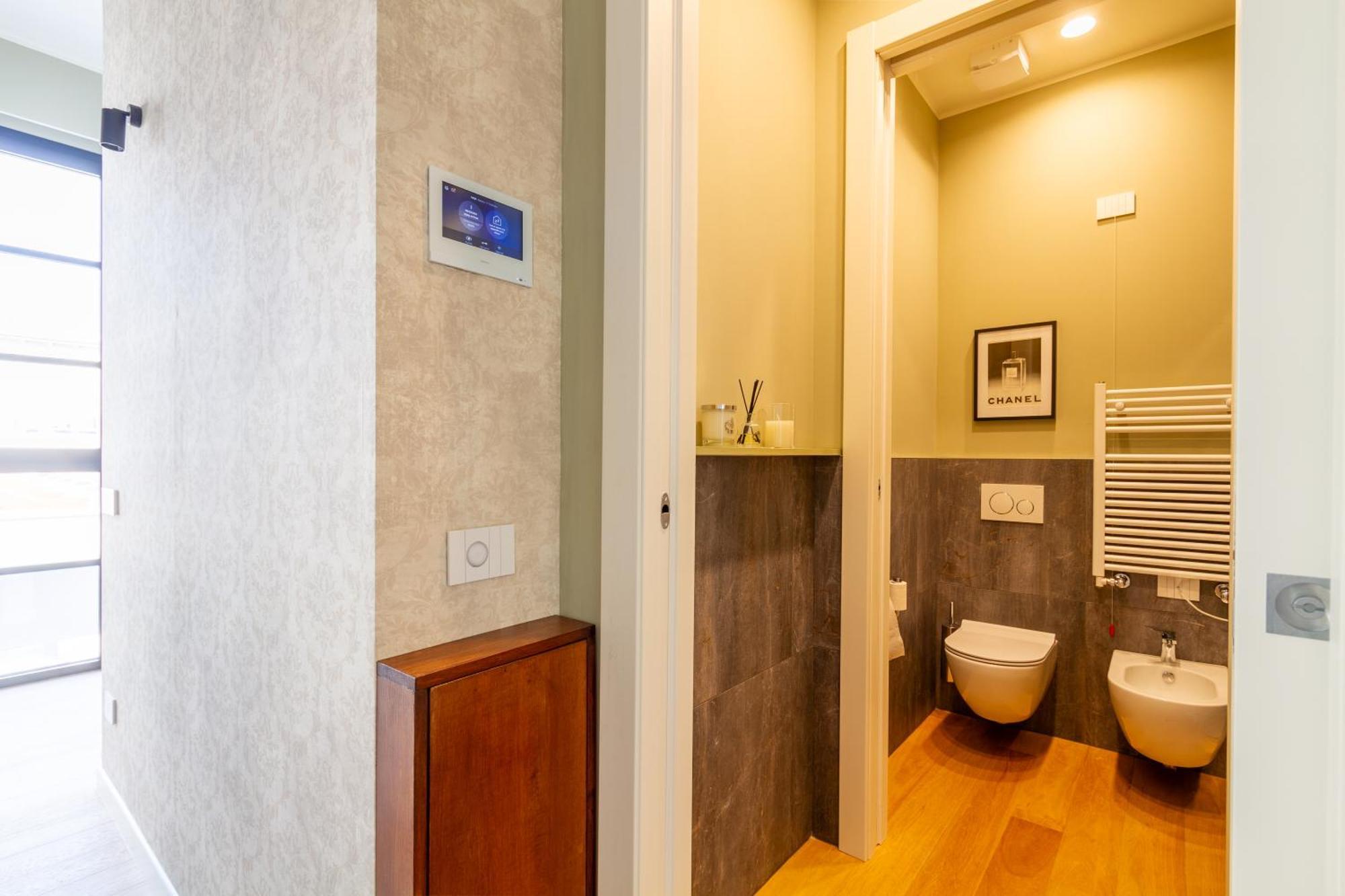 Urban Luxury - Bright And Central Apartment Milan Bagian luar foto